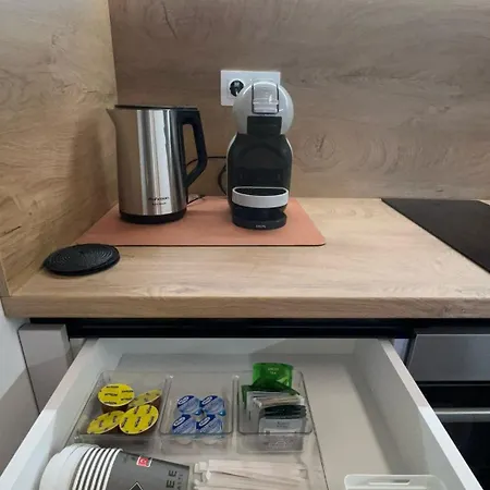 Rumy Apartment - 1 Bedroom - Private Parking Spot, Fast Wi-Fi And Coffee-Tea Corner * Plovdiv